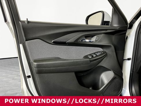 Used 2023 Chevrolet TrailBlazer LT w/ Convenience Package AWD/4WD image 18