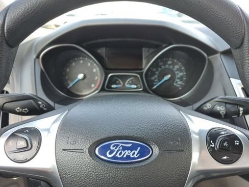 Used 2014 Ford Focus SE FWD image 20