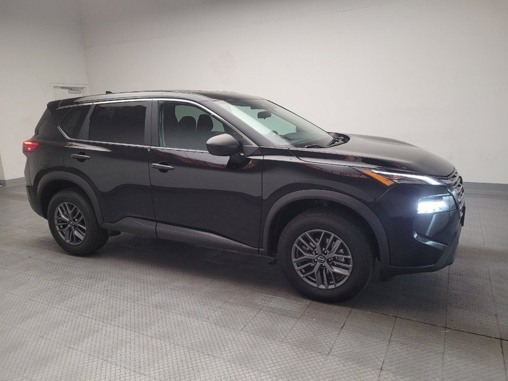 Used 2024 Nissan Rogue S FWD image 11