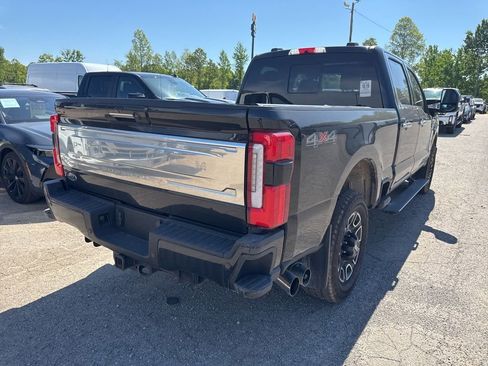 Used 2023 Ford F250 Platinum AWD/4WD image 3