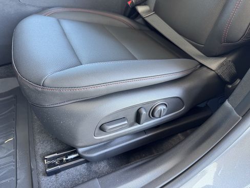 New 2026 Chevrolet Trax RS w/ Sunroof Package FWD image 15