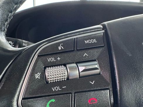 Used 2017 Genesis G90 3.3T Premium image 24