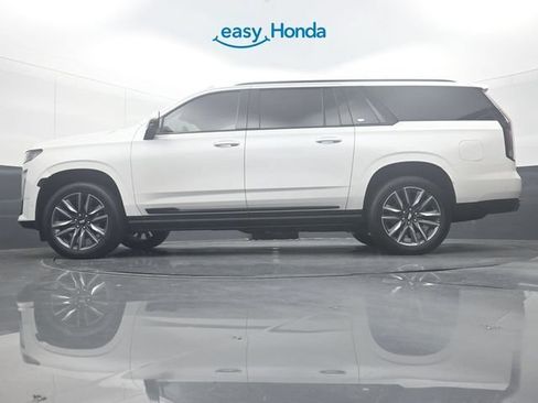 Used 2024 Cadillac Escalade ESV Sport w/ LPO, ONYX Package AWD/4WD image 31