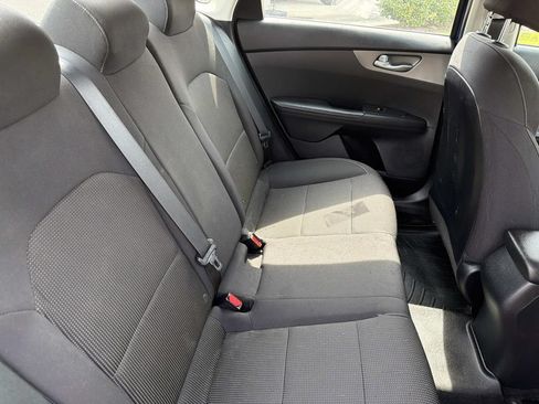 Used 2019 Kia Forte LXS FWD image 12