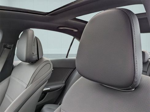 Used 2024 Mercedes-Benz C 300 4MATIC Sedan image 40