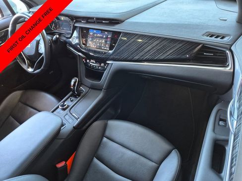 Used 2025 Cadillac XT6 Premium Luxury FWD image 23