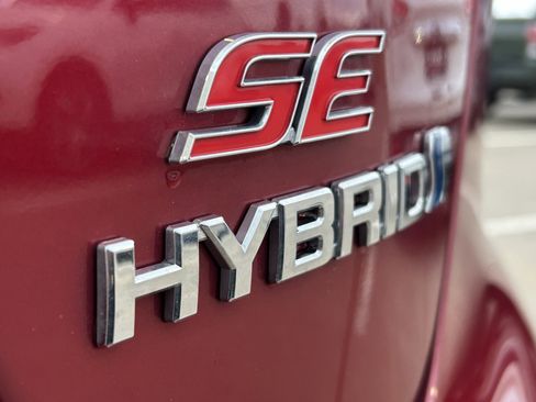 Certified 2024 Toyota Corolla SE w/ SE Package image 9