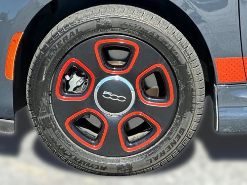 Used 2018 FIAT 500 e w/ Esport Package image 11