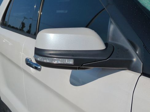 Used 2017 Ford Explorer Limited w/ Equipment Group 301A FWD image 12