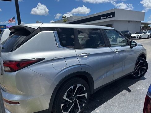 Used 2024 Mitsubishi Outlander FWD image 5