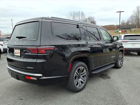 Used 2024 Jeep Wagoneer Series II image 6