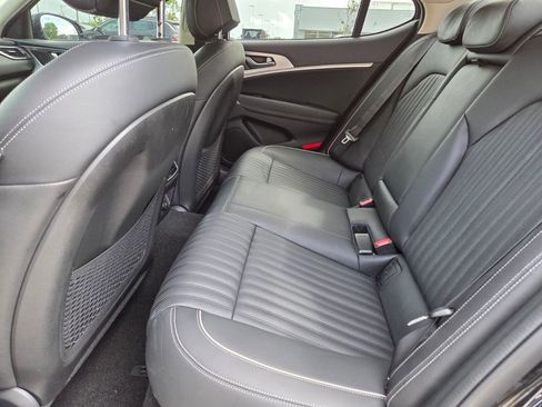 Used 2023 Genesis G70 3.3T RWD image 17