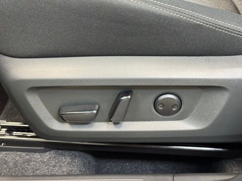 Certified 2026 Nissan Rogue SV AWD/4WD image 10