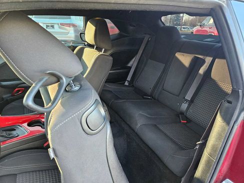 Used 2019 Dodge Challenger SXT image 18
