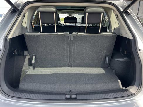 Certified 2023 Volkswagen Tiguan SE w/ Panoramic Sunroof Package FWD image 25