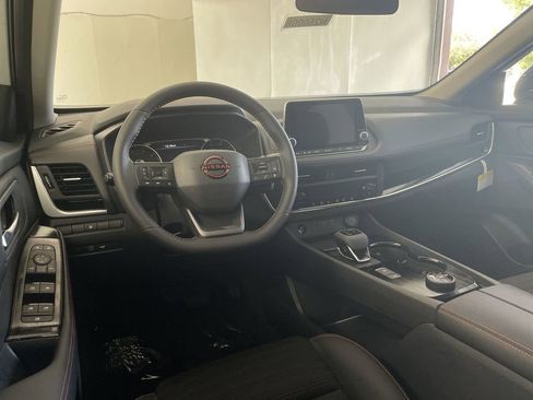 New 2026 Nissan Rogue SV AWD/4WD image 18