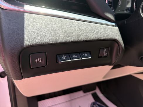 Used 2022 Buick Enclave Avenir FWD image 15