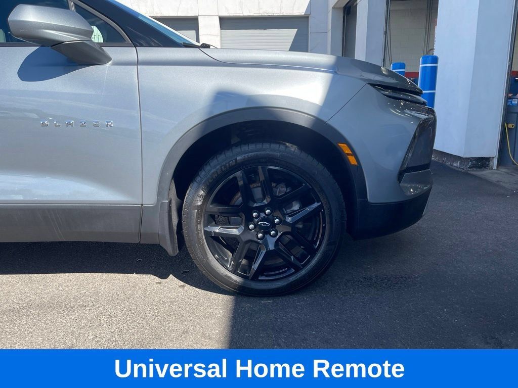 Used 2023 Chevrolet Blazer LT w/ Convenience Package AWD/4WD image 11