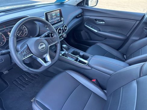 Used 2025 Nissan Sentra SR w/ SR Premium Package image 10