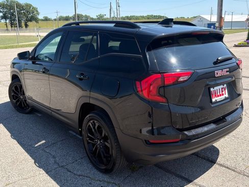 Used 2020 GMC Terrain SLE w/ Elevation Edition AWD/4WD image 9