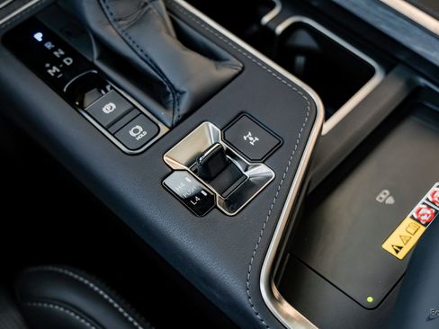 Used 2025 Lexus GX 550 w/ Accessory Package (2T) image 56