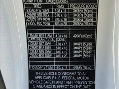 Used 2020 Land Rover Discovery Sport S image 24