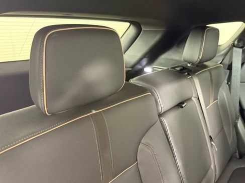 Used 2023 Chevrolet Blazer Premier image 24