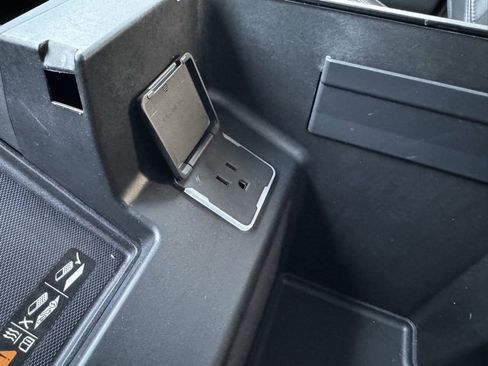 Certified 2024 Chevrolet Silverado 2500 High Country w/ High Country Premium Package image 24