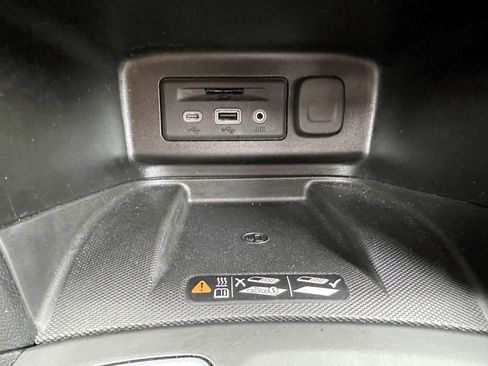 Used 2021 Chevrolet Equinox Premier AWD/4WD image 26