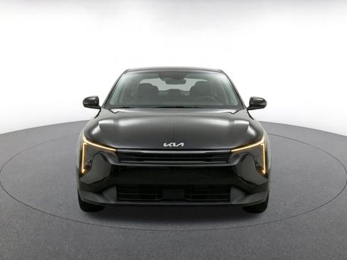 Used 2025 Kia K4 FWD image 2
