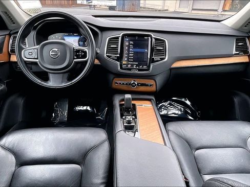 Used 2022 Volvo XC90 T8 Inscription Expression w/ Advanced Package image 18