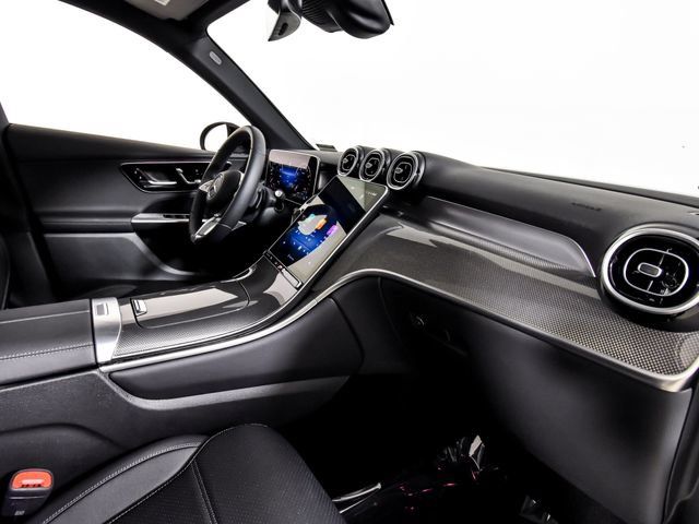 Certified 2025 Mercedes-Benz GLC 300 image 29