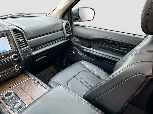 Used 2021 Ford Expedition Platinum image 24