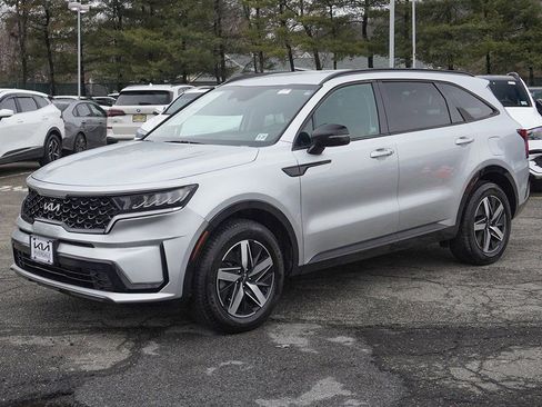 Used 2022 Kia Sorento S image 10