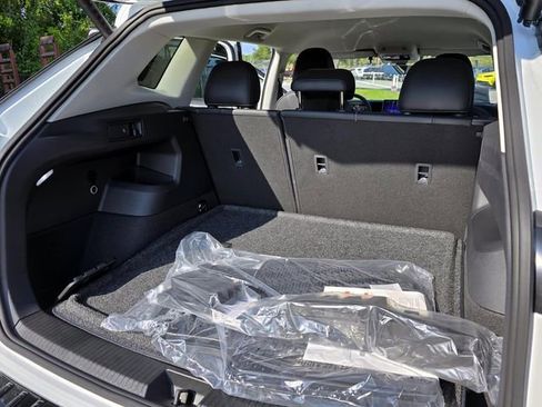 New 2025 Volkswagen Tiguan SE image 30