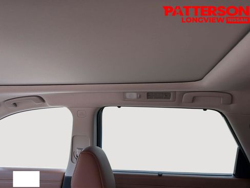 Used 2026 Nissan Pathfinder Platinum FWD image 7