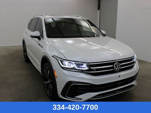 Certified 2022 Volkswagen Tiguan SEL R-Line image 5