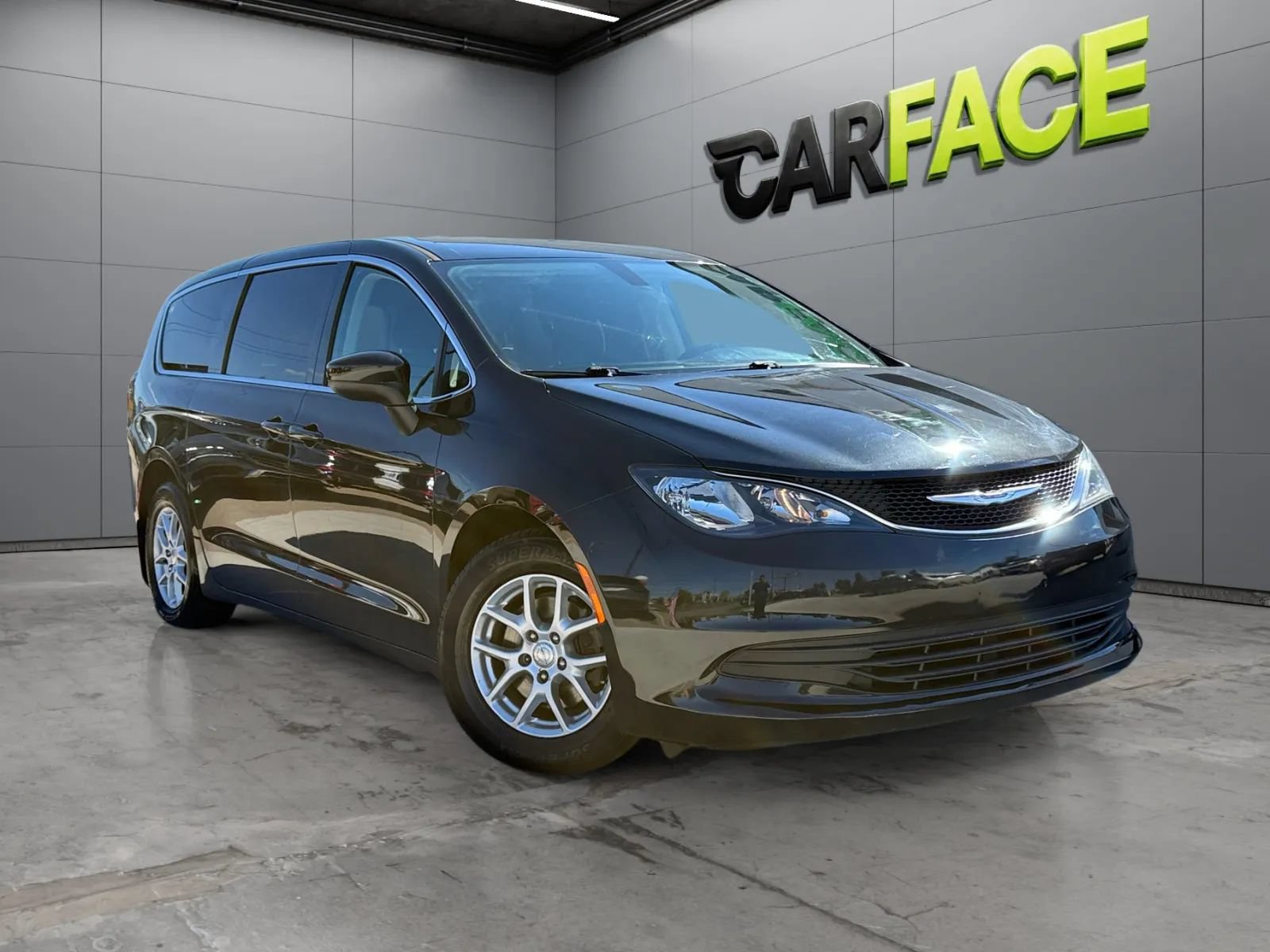 Used 2017 Chrysler Pacifica Touring FWD image 1