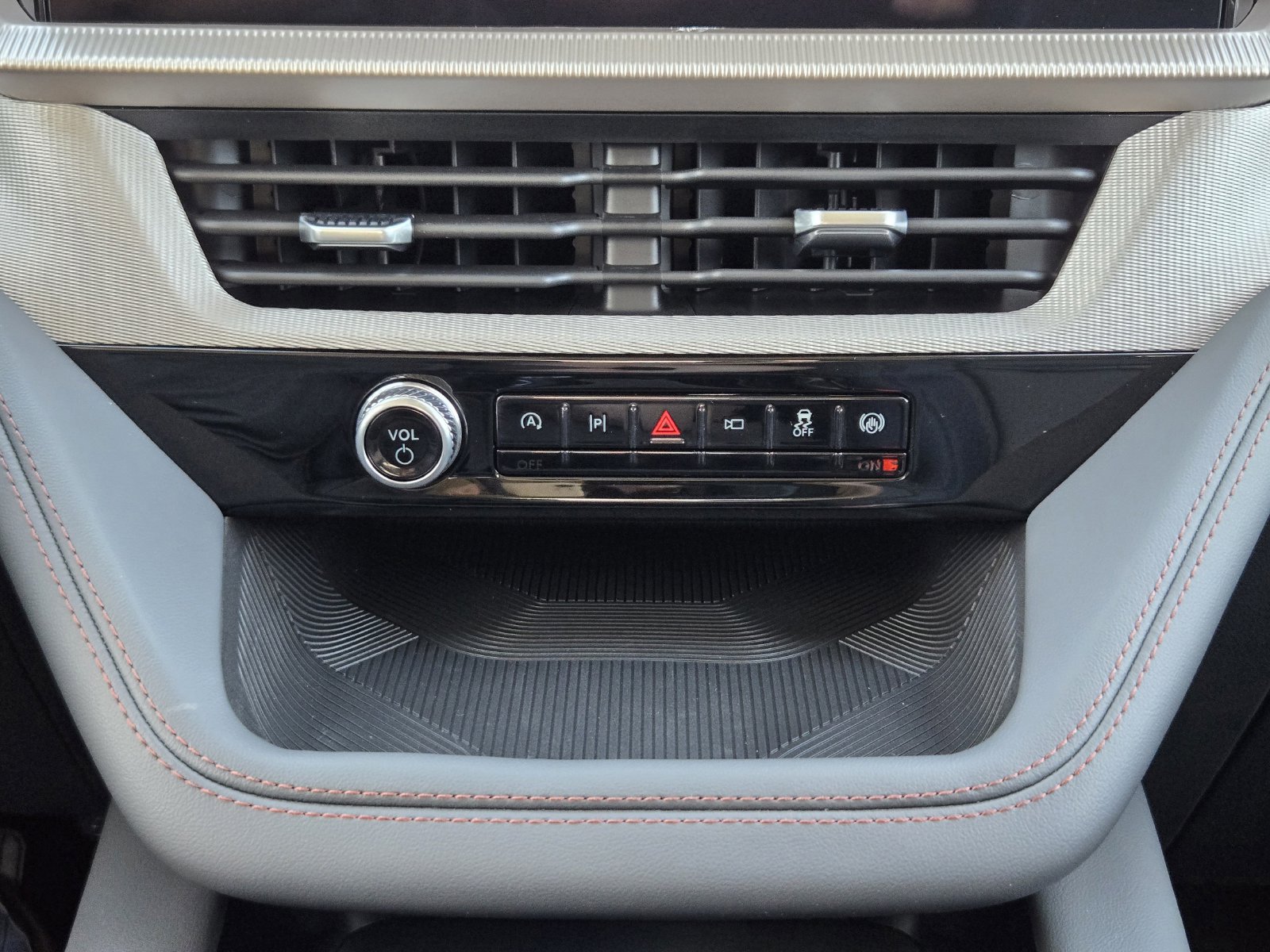 New 2026 Ford Explorer Active w/ Active Comfort Package RWD image 21
