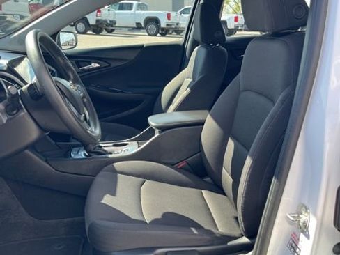 Used 2025 Chevrolet Malibu LS image 28