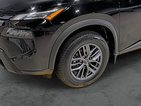 Used 2024 Nissan Rogue S AWD/4WD image 9