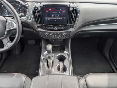 Used 2023 Chevrolet Traverse LT FWD image 7