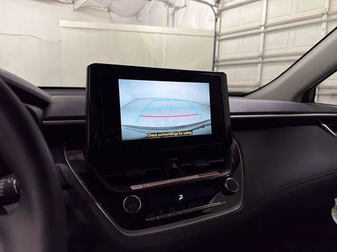 Used 2026 Toyota Corolla Cross LE w/ Moonroof Package FWD image 24