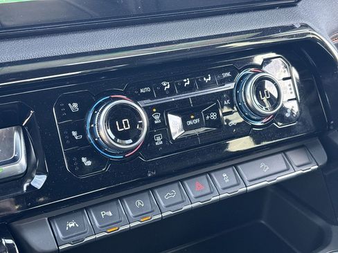 Used 2025 GMC Sierra 1500 AT4 image 21