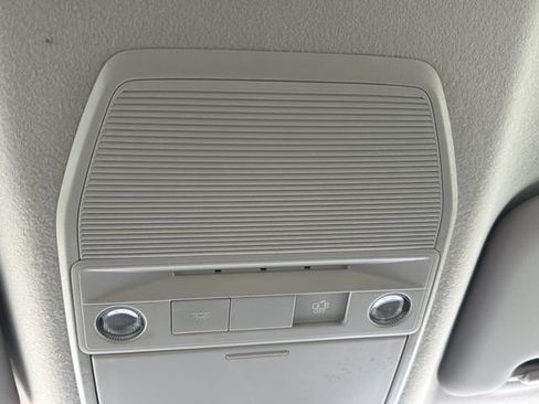Used 2025 Nissan Kicks SR FWD image 25
