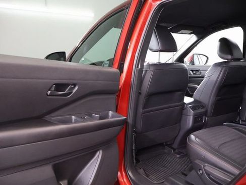 Used 2025 Nissan Pathfinder Rock Creek AWD/4WD image 27