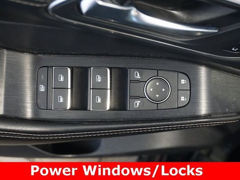 Used 2021 Nissan Rogue Platinum image 5