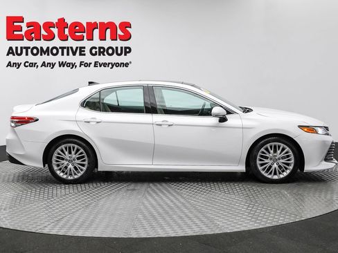 Used 2019 Toyota Camry XLE image 4