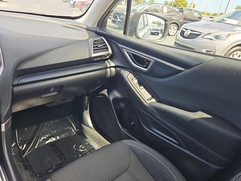 Used 2021 Subaru Forester AWD/4WD image 11