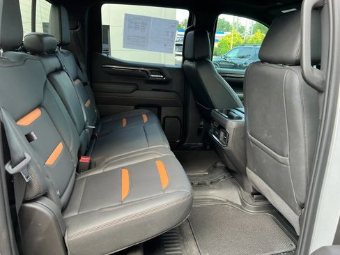 Used 2022 GMC Sierra 1500 AT4 w/ AT4 Premium Package AWD/4WD image 9